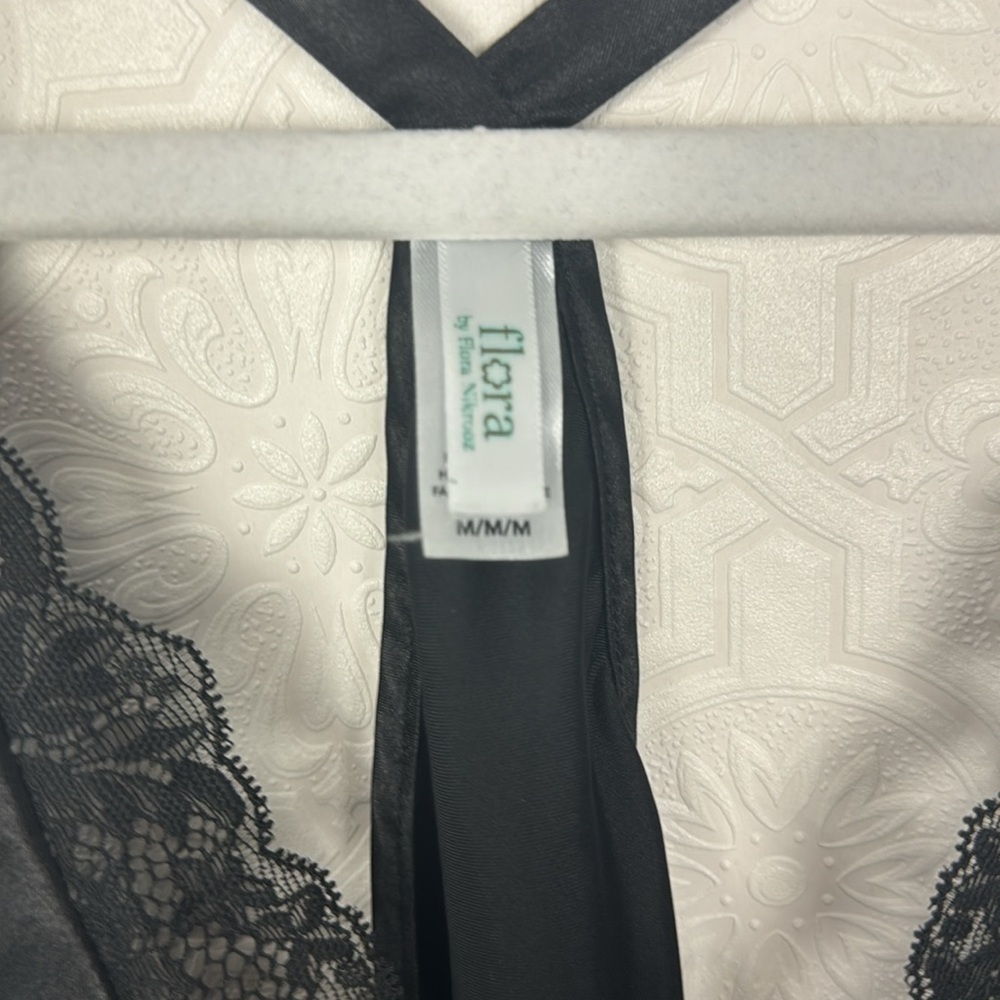 Flora Nikrooz Satin Silky Tank Top Lingerie Secy‎ Lacey Lace Black Pjs Pajamas - Picture 4 of 5
